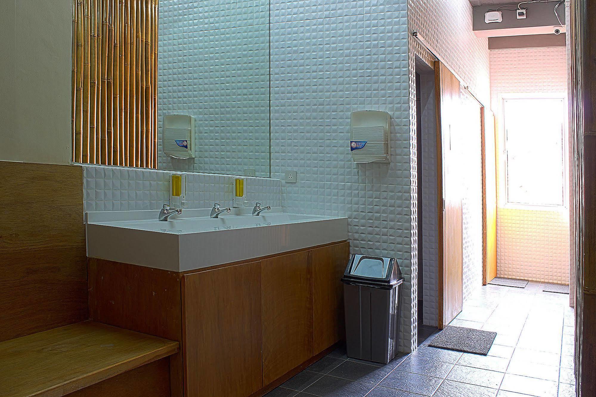 Teduh Hostel Kota Tua Jakarta Ngoại thất bức ảnh