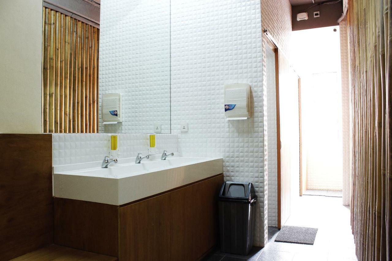 Teduh Hostel Kota Tua Jakarta Ngoại thất bức ảnh