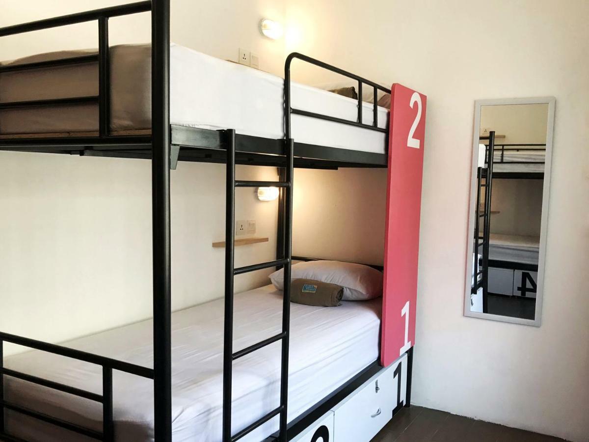 Teduh Hostel Kota Tua Jakarta Giường trong nhà trọ bức ảnh